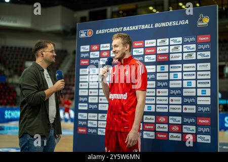 Ludwigsburg, Deutschland. 22 septembre 2024. Niels Giffey (FC Bayern Basketball, #05), Florian von Stackelberg, GER, MHP Riesen Ludwigsburg vs FC Bayern Basketball, Bundesliga, Spielzeit 2024/2025, 22.09.2024, Foto : Eibner-Pressefoto/Sascha Walther crédit : dpa/Alamy Live News Banque D'Images