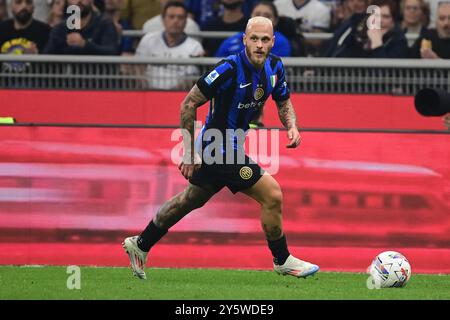 Le défenseur italien #32 Federico Dimarco de l'Inter Milan lors du match de football italien Serie A L'Inter Milan et l'AC Milan au stade San Siro de Milan, en Italie, le 22 septembre 2024. Crédit : Piero Cruciatti/Alamy Live News Banque D'Images