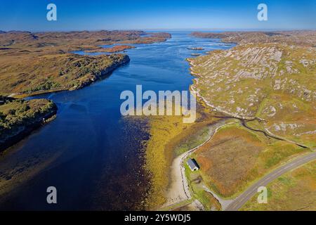 Loch Laxford un grand loch marin de la côte ouest de Sutherland Écosse à la fin de l'été Banque D'Images