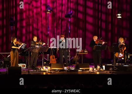 ROYAUME-UNI. 22 septembre 2024. LONDRES, ANGLETERRE - 22 SEPTEMBRE : Elvis Costello se produit au palladium le 22 septembre 2024 à Londres, Angleterre. CAP/Mar © Mar/Capital Pictures crédit : Capital Pictures/Alamy Live News Banque D'Images