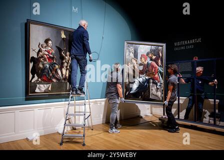 HAARLEM - le tableau emblématique restauré issu de Luke Paints the Madonna de Maarten van Heemskerck sera installé au Musée Frans Hals. C’est la première fois en 450 ans que l’œuvre sera exposée en deux parties ensemble. ANP KOEN VAN WEEL pays-bas Out - belgique Out Banque D'Images