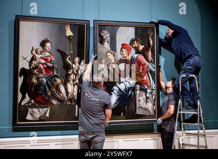 HAARLEM - le tableau emblématique restauré issu de Luke Paints the Madonna de Maarten van Heemskerck sera installé au Musée Frans Hals. C’est la première fois en 450 ans que l’œuvre sera exposée en deux parties ensemble. ANP KOEN VAN WEEL pays-bas Out - belgique Out Banque D'Images