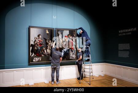 HAARLEM - le tableau emblématique restauré issu de Luke Paints the Madonna de Maarten van Heemskerck sera installé au Musée Frans Hals. C’est la première fois en 450 ans que l’œuvre sera exposée en deux parties ensemble. ANP KOEN VAN WEEL pays-bas Out - belgique Out Banque D'Images