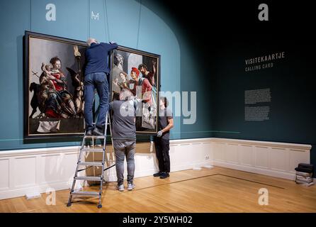 HAARLEM - le tableau emblématique restauré issu de Luke Paints the Madonna de Maarten van Heemskerck sera installé au Musée Frans Hals. C’est la première fois en 450 ans que l’œuvre sera exposée en deux parties ensemble. ANP KOEN VAN WEEL pays-bas Out - belgique Out Banque D'Images