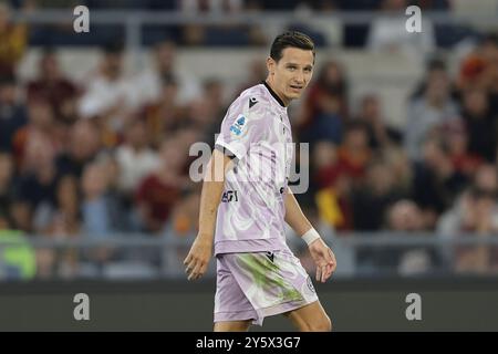 Florian Thauvin, l'attaquant français d'Udinese, regarde pendant le match de football Serie A entre L'AS Roma et Udinese au stade Olimpico de Rome, en Italie, le 22 septembre 2024. Banque D'Images