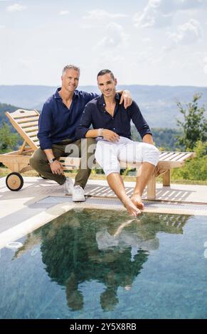 Oprtalj, 210824. Ralph Schumacher, ancien pilote de formule 1, vendange et cave. Sur la photo : Ralf Schumacher et son partenaire Etienne Bousquet-Cassagne. Photo : Vedran Peteh / CROPIX Copyright : xxVedranxPetehx schumacher oprtalj49-210824 Banque D'Images