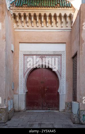 Entrée en voûte d'un bâtiment de la médina de Marrakech Banque D'Images