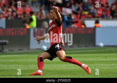 Leverkusen, Deutschland. 22 septembre 2024. Fussball ; Spieltag 04 ; 1. Bundesliga ; saison 2024/2025, Bayer Leverkusen gegen VfL Wolfsburg AM 22.09.2024 à Leverkusen. UBz : 34 granit Xhaka, Bayer Leverkusen. Crédit : dpa/Alamy Live News Banque D'Images