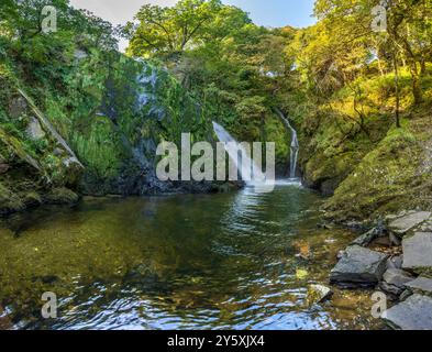 La cascade de Ceunant Mawr ou la cascade du grand ravin au-dessus de Llanberis dans le nord du pays de Galles également connue sous le nom de chutes de Llanberis. Banque D'Images