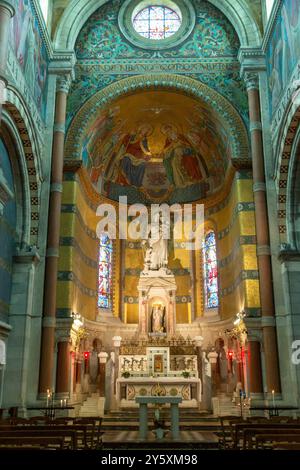 Intérieur de la Basilique notre-Dame de Brebières, Basilique notre-Dame de Brebières, Albert, somme, France Banque D'Images