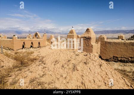 Kirghizistan, environs de Naryn, cimetière local Banque D'Images