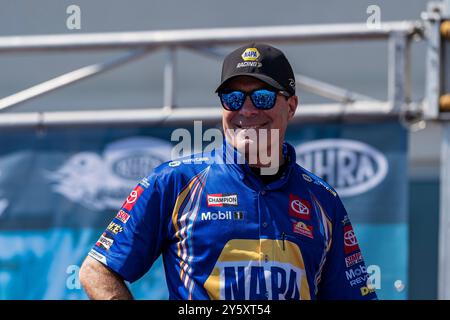 Concord, Caroline du Nord, États-Unis. 22 septembre 2024. RON CAPPS (USA) de Carlsbad, Californie est présenté aux fans de Zmax Dragway avant les Carolina Nationals à Concord, NC. (Crédit image : © Walter G. Arce Sr./ASP via ZUMA Press Wire) USAGE ÉDITORIAL SEULEMENT! Non destiné à UN USAGE commercial ! Banque D'Images