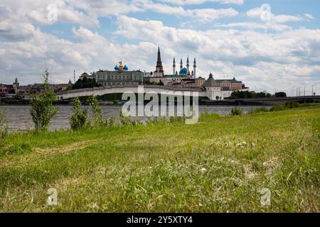 Panorama du Kremlin de Kazan, Russie. Le panorama montre au Kremlin : Palais présidentiel, Tour Soyembika, Cathédrale de l'Annonciation, Mosquée Qolsharif o Banque D'Images