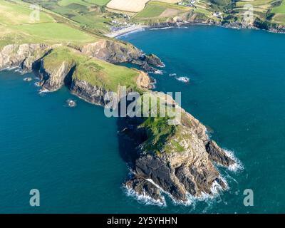 Baie d'Abereiddi et lagon bleu. Parc national de Pembrokeshire Coast. Pays de Galles, Royaume-Uni. Banque D'Images