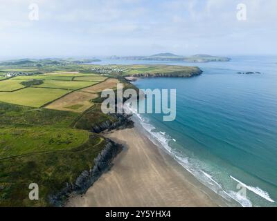 Côte du Pembrokeshire et île de Ramsey. Parc national de Pembrokeshire Coast. Pays de Galles, Royaume-Uni. Banque D'Images