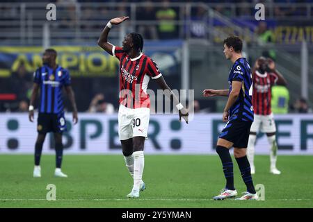 Milan, Italie. 22 septembre 2024. Tammy Abraham de l'AC Milan fait des gestes lors du match de Serie A entre le FC Internazionale et l'AC Milan au Stadio Giuseppe Meazza le 22 septembre 2024 à Milan Italie . Crédit : Marco Canoniero/Alamy Live News Banque D'Images