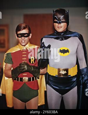 Batman, 1966. Robin (Burt Ward) et Batman (Adam West), publicité toujours pour la série télévisée de Batman. Banque D'Images