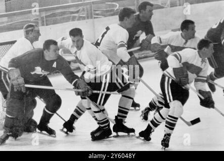 MONDIAL DE HOCKEY SUR GLACE CHAMPS ITALIE V ANGLETERRE 6 MARS 1961 Banque D'Images