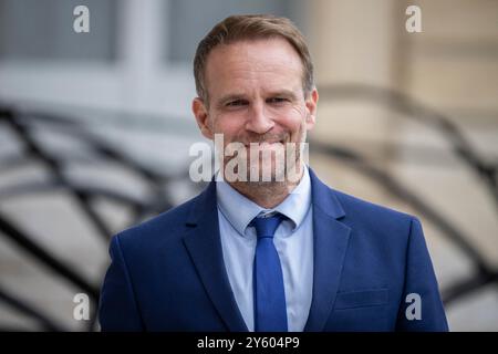 Paris, France. 23 septembre 2024. Marc Ferracci, ministre délégué à l’industrie, arrive à Paris le 23 septembre 2024 pour la première réunion du Cabinet du gouvernement Barnier. Photo par Eliot Blondet/ABACAPRESS. COM Credit : Abaca Press/Alamy Live News Banque D'Images