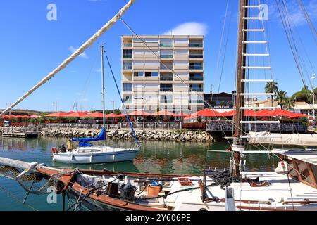 Carnon, Palavas-les-Flots, Montpellier en France - août 25 2024 : marina près de Montpellier avec de nombreux bateaux sur l'eau Banque D'Images