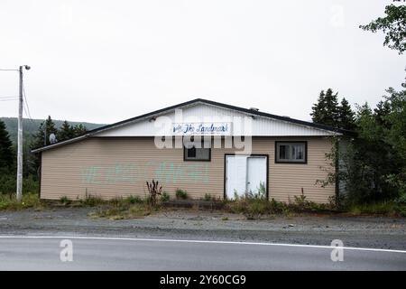 Pub Landmark abandonné et délabré sur la route de conception Bay à conception Harbour, Terre-Neuve-et-Labrador, Canada Banque D'Images