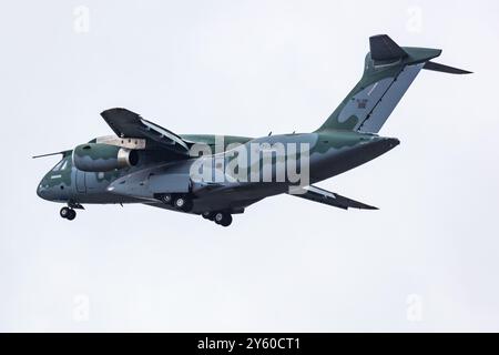 Kecskemet, Hongrie - 27 août 2021 : Embraer KC-390 Millennium. Avion de transport militaire à la base aérienne. Opération de vol par force aérienne. Aviation et aircra Banque D'Images