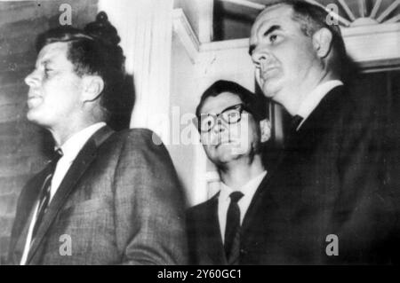 LE PRÉSIDENT AMÉRICAIN JOHN F. KENNEDY ANNONCE LA NOMINATION D'ORVILLE FREEMAN AU POSTE DE MINISTRE DE L'AGRICULTURE LE 16 DÉCEMBRE 1960 Banque D'Images