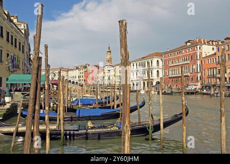 Venise, Grand canal Italie gondoles Banque D'Images