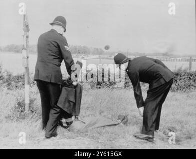 LA POLICE À LA FIN DE LA DEMONTRATION À DONCASTER LE 28 JUILLET 1960 Banque D'Images