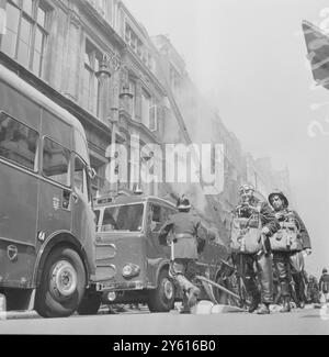 INCENDIE À ST MARTINS LANE LONDRES LE 22 JUILLET 1960 Banque D'Images