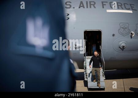 Scranton, Vereinigte Staaten. 22 septembre 2024. Le président Volodymyr Zelenskyj visite une usine d'armement aux États-Unis (usine de munitions de l'armée de Scranton à Scranton, Pennsylvanie) le 22 septembre 2024. Visite de travail du président de l'Ukraine au crédit américain : le bureau présidentiel de l'Ukraine via/dpa/Alamy Live News Banque D'Images