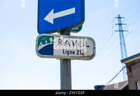 Saint Nicolas, Liège, Belgique, 10 août 2024 - signe du réseau cycliste Ravel Banque D'Images