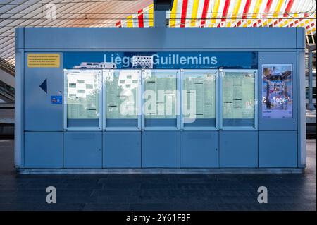 Liège, Belgique, 10 août 2024 - panneaux et horaires de la gare de Liège Guillemins Banque D'Images