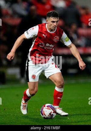 Carl Johnston de Fleetwood Town lors du match de Sky Bet League Two au Highbury Stadium, Fleetwood. Date de la photo : lundi 23 septembre 2024. Banque D'Images