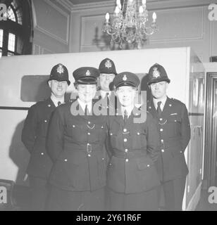 FINALE DU CONCOURS DE PREMIERS SOINS DE LA POLICE PORCHESTER HALL LONDRES 24 FÉVRIER 1960 Banque D'Images