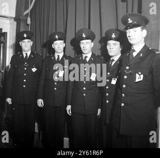 FINALE DU CONCOURS DE PREMIERS SOINS DE LA POLICE PORCHESTER HALL LONDRES 24 FÉVRIER 1960 Banque D'Images