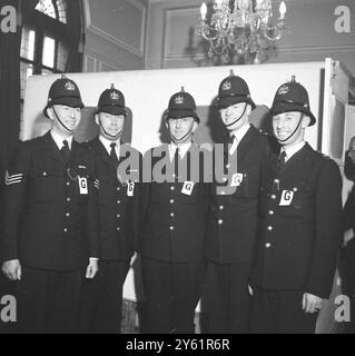 FINALE DU CONCOURS DE PREMIERS SOINS DE LA POLICE PORCHESTER HALL LONDRES 24 FÉVRIER 1960 Banque D'Images