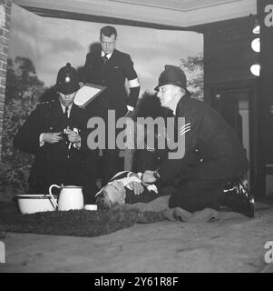 FINALE DU CONCOURS DE PREMIERS SOINS DE LA POLICE PORCHESTER HALL LONDRES 24 FÉVRIER 1960 Banque D'Images