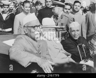 NIKITA KHROUCHTCHEV ET JAWAHARLAL NEHRU & RAJENDRA PRASAD EN VOITURE NEW DELHI INDE 14 FÉVRIER 1960 Banque D'Images