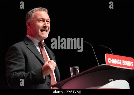 Liverpool, Royaume-Uni. 23 septembre 2024. Steven Reed OBE Secrétaire d'État à l'environnement, à l'alimentation et aux Affaires rurales et député de Streatham et Croydon North, prend la parole lors d'une conférence sur le travail. Liverpool Royaume-Uni. Photo : Garyroberts/worldwidefeatures.com crédit : GaryRobertsphotography/Alamy Live News Banque D'Images