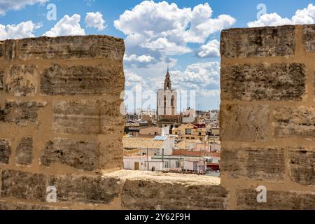 La vue de Torres de Serrano à Valence, Espagne. Banque D'Images