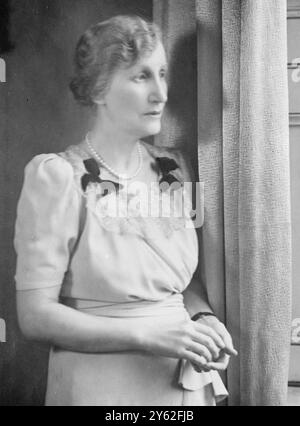 Lady Bonham carter Helen Violet Bonham carter, baronne Asquith de Yarnbury, DBE (15 avril 1887 - 19 février 1969), connue jusqu'à son mariage sous le nom de Violet Asquith 1948 Banque D'Images