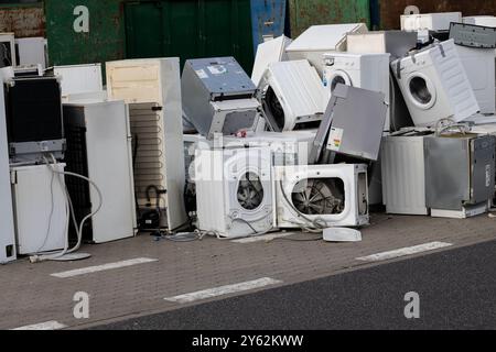 Poznan, Pologne. 30 octobre 2022. Appareils ménagers mis au rebut dans une installation de recyclage Banque D'Images