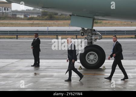 New York, États-Unis, 23 septembre 2024 : le président Joe Biden arrive à New York à bord d’Air Force One et part sur Marine One, accueilli par des responsables locaux avant l’Assemblée générale des Nations Unies. Photo : Giada Papini Rampelotto/EuropaNewswire Banque D'Images