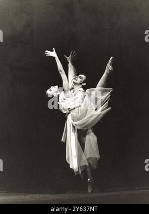 Maya Plisetskaya et Alexander Godounov dans le ballet 'Anna Karenina' de Rodion Shchedrin. Musée : © International Maya Plisetskaya et Fondation Rodion Shchedrin. Auteur : ANONYME. Banque D'Images