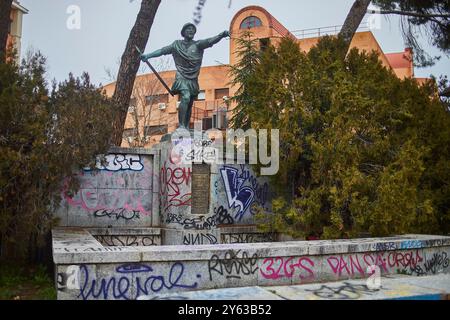 Madrid, 10/01/2024. Moncloa-Aravaca. A proximité de l’AECID et du Musée de l’Amérique, au pied du phare de Moncloa, se trouvent des monuments qui ont été gravement vandalisés et en très mauvais état de conservation. Monument à Vasco Núñez de Balboa. Photo : Guillermo Navarro. ARCHDC. Crédit : album / Archivo ABC / Guillermo Navarro Banque D'Images