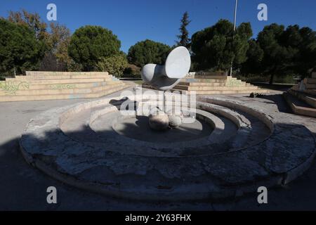 Madrid, 14/11/2017. Étang du parc Tierno Galván dans le quartier Arganzuela. Détérioration de la zone. Litière de feuilles. Photo : Jaime García. ARCHDC. Crédit : album / Archivo ABC / Jaime García Banque D'Images