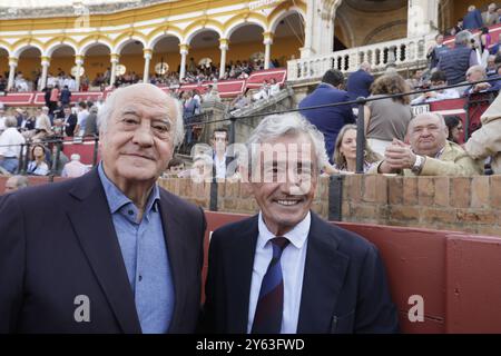 Séville, 04/07/2024. Taureaux de Fermin Bohorquez pour les toreros Lama de Gongora, Ruiz Muñoz et Juan Pedro Garcia 'Calerito'. Sur la photo, Ramon Valencia et Jose Maria Pacheco. Photo : Raul Doblado. ARCHSEV. Crédit : album / Archivo ABC / Raúl Doblado Banque D'Images