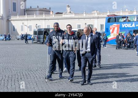 Rome, Italie. 23 septembre 2024. Quelques athlètes paralympiques italiens entrent au Palais du Quirinal à Rome pour la rencontre avec le Président de la République Sergio Mattarella (photo de Matteo Nardone/Pacific Press) crédit : Pacific Press Media production Corp./Alamy Live News Banque D'Images