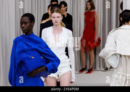 FERRAGAMO Spring/Summer 2025 Runway pendant la Fashion week de Milan le 2024 septembre - Milan, Italie 21/09/2024 Banque D'Images